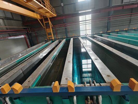 Giá tốt MEI-AL 500 tấn/tháng Thiết bị dây chuyền anodizing điều khiển PLC hoàn toàn tự động với độ dày phim 5-25 μm Trực tuyến