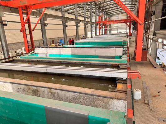 Giá tốt 650 tấn/tháng Dòng anodizing nhôm tự động với độ dày phim 8-12μm và chiều dài hồ sơ tối đa 6500mm trực tuyến