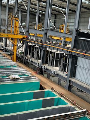 Giá tốt Dòng bọc anodizing tự động với 700 tấn / tháng Công suất lớn và kiểm soát quy trình tiên tiến cho độ dày phim 8-12μm Trực tuyến