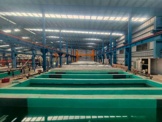 Giá tốt MEI-AL 500 tấn/tháng Thiết bị dây chuyền anodizing điều khiển PLC hoàn toàn tự động với độ dày phim 5-25 μm Trực tuyến