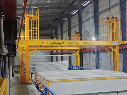 Giá tốt Dây chuyền sản xuất anodizing tự động hoàn toàn kiểu cổng cho phụ kiện nhôm với màng oxit dày 10–15 µm và công suất 220 tấn/tháng Trực tuyến